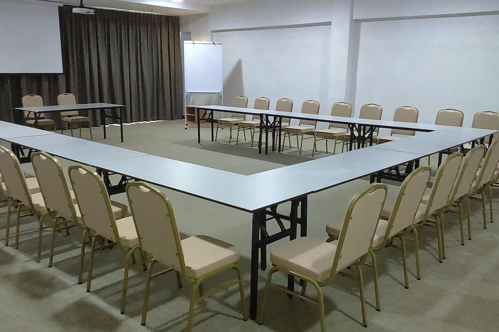 חדר ישיבות