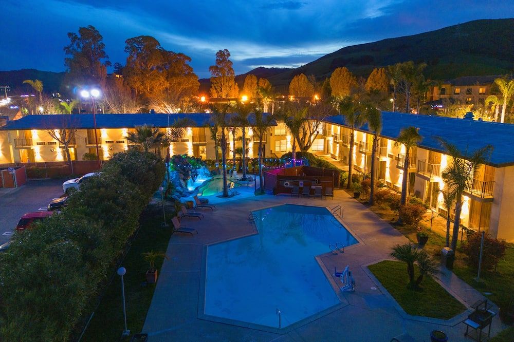 בריכה תמונה