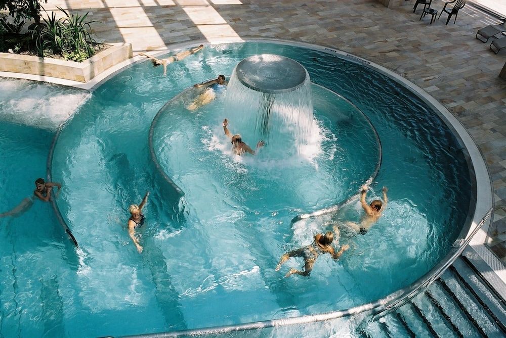 בריכה תמונה