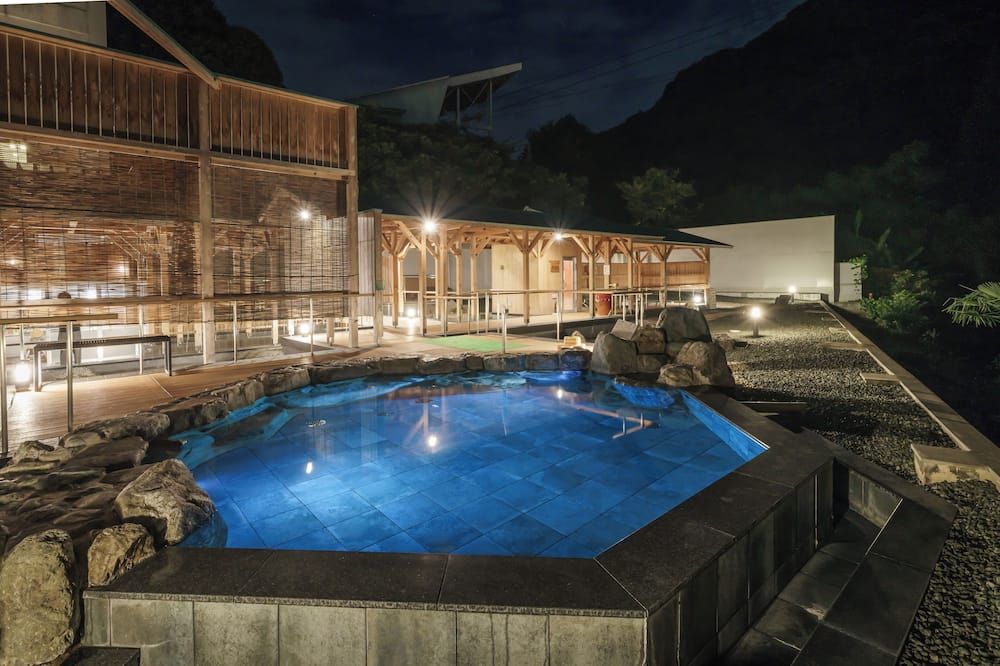 בריכה תמונה