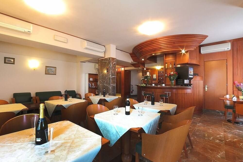 מסעדה תמונה