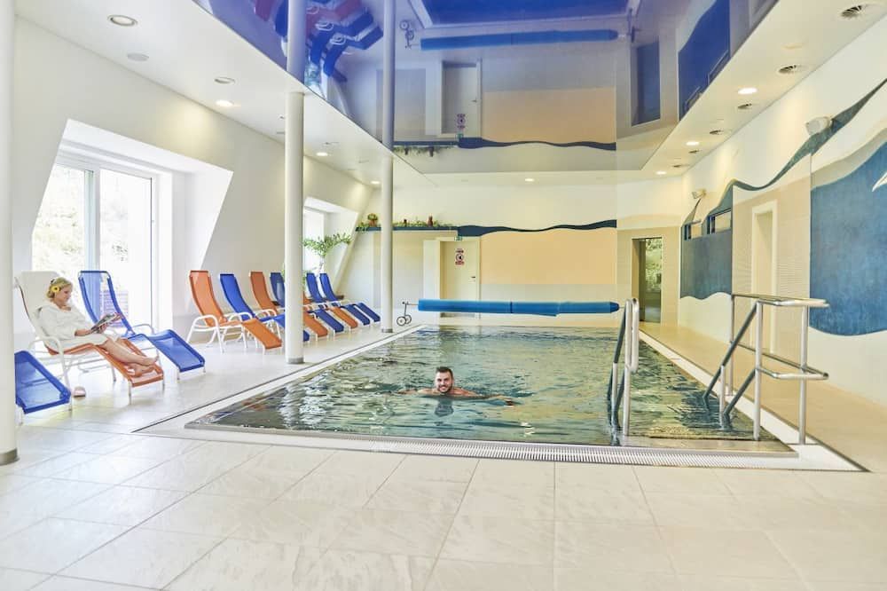 בריכה תמונה