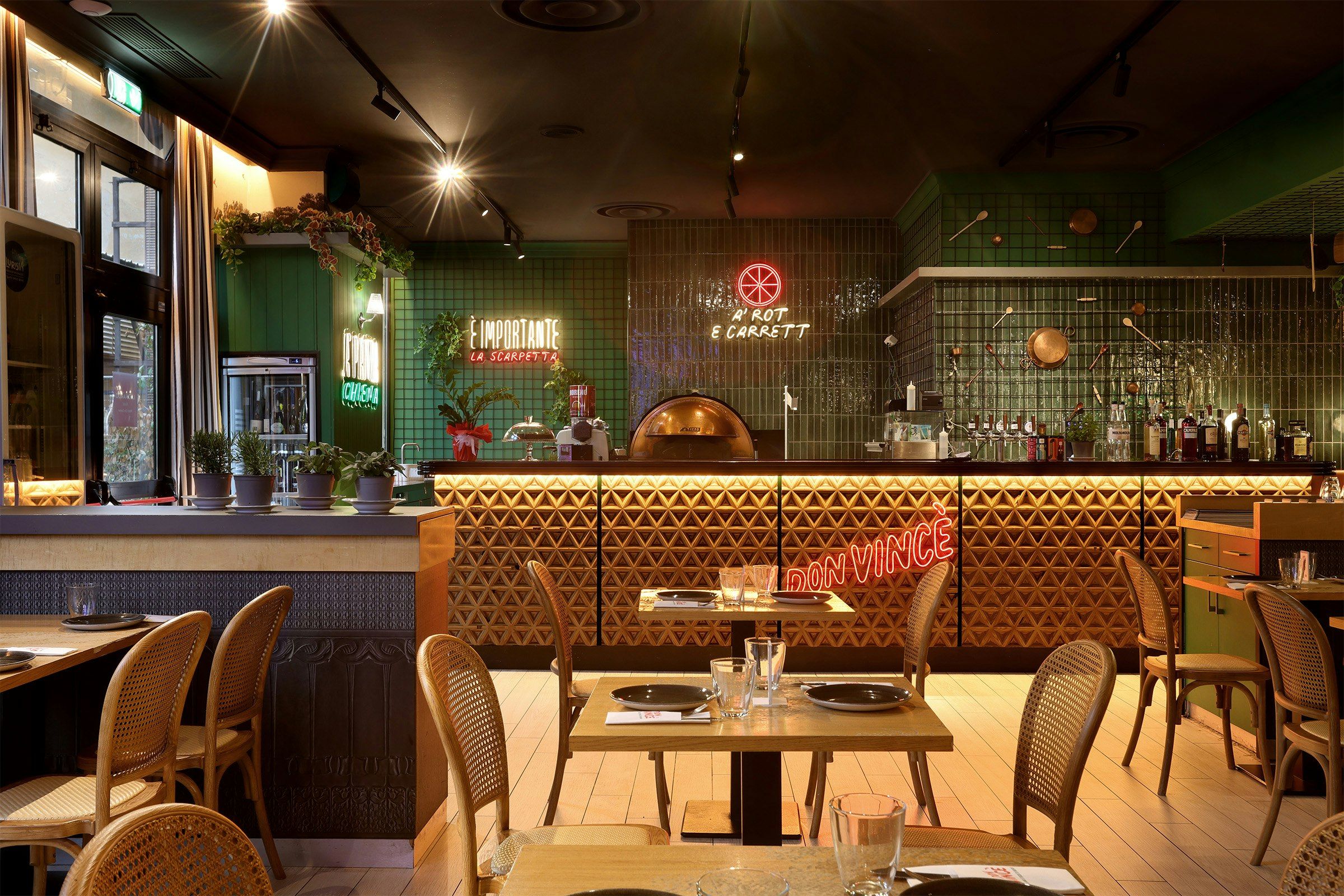 מסעדה תמונה