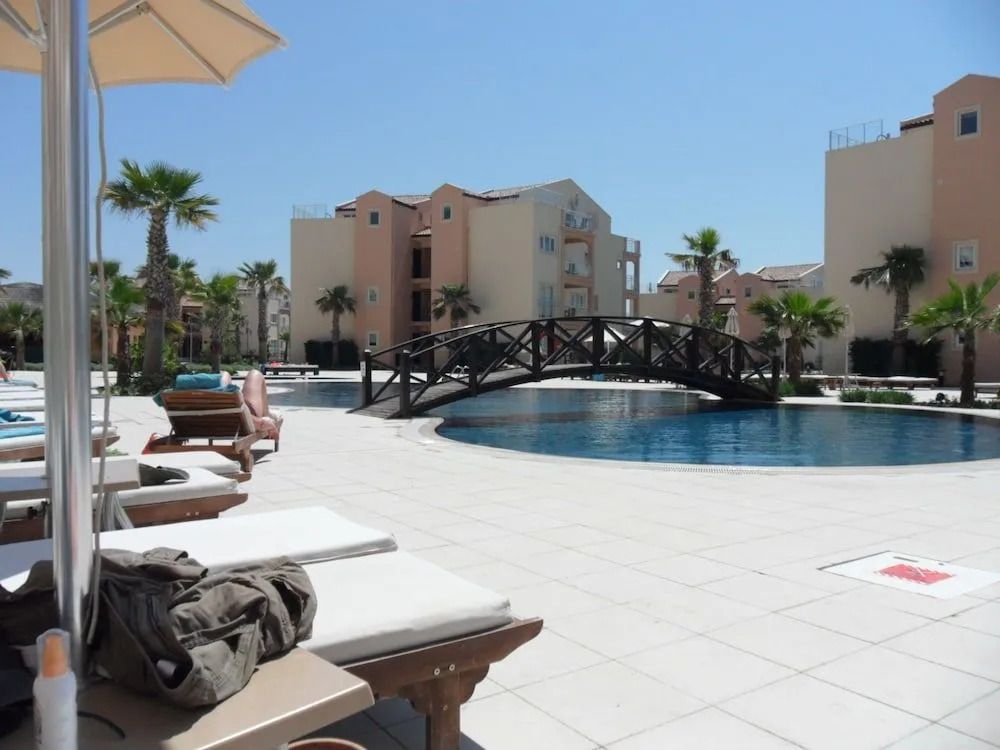 בריכה תמונה