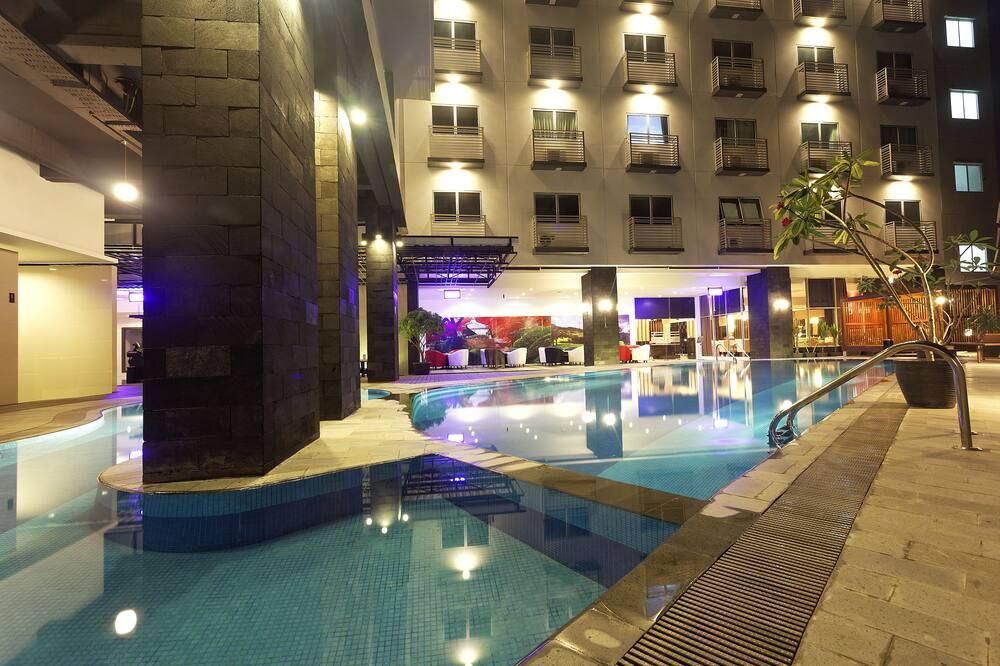 בריכה תמונה