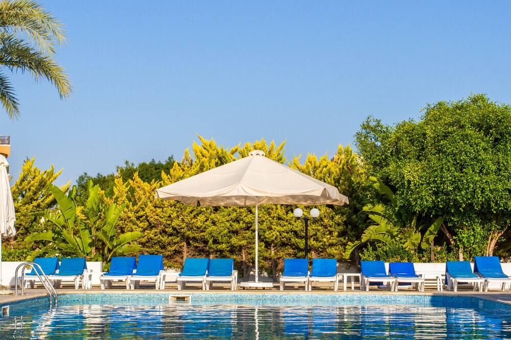 בריכה תמונה