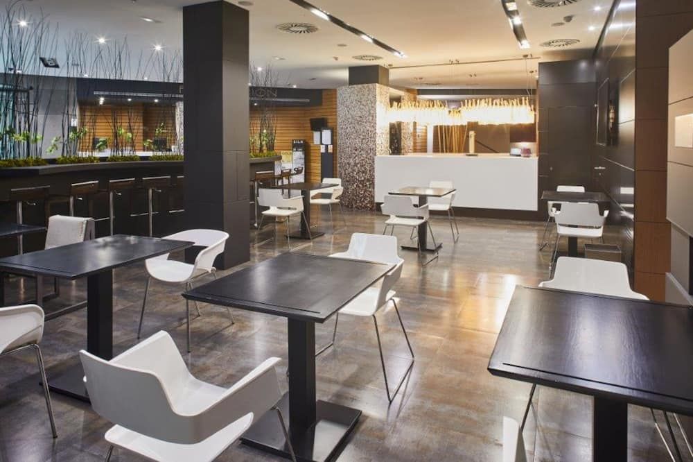 מסעדה תמונה