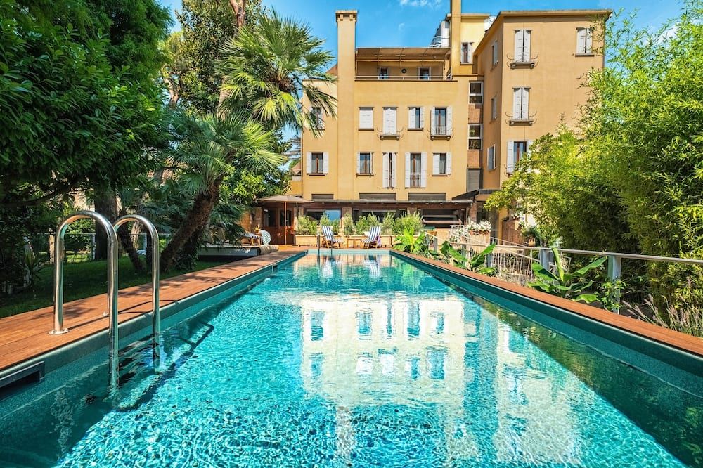 בריכה תמונה