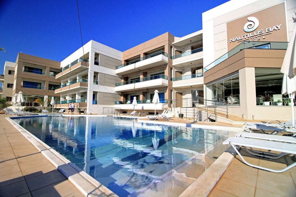 בריכה תמונה