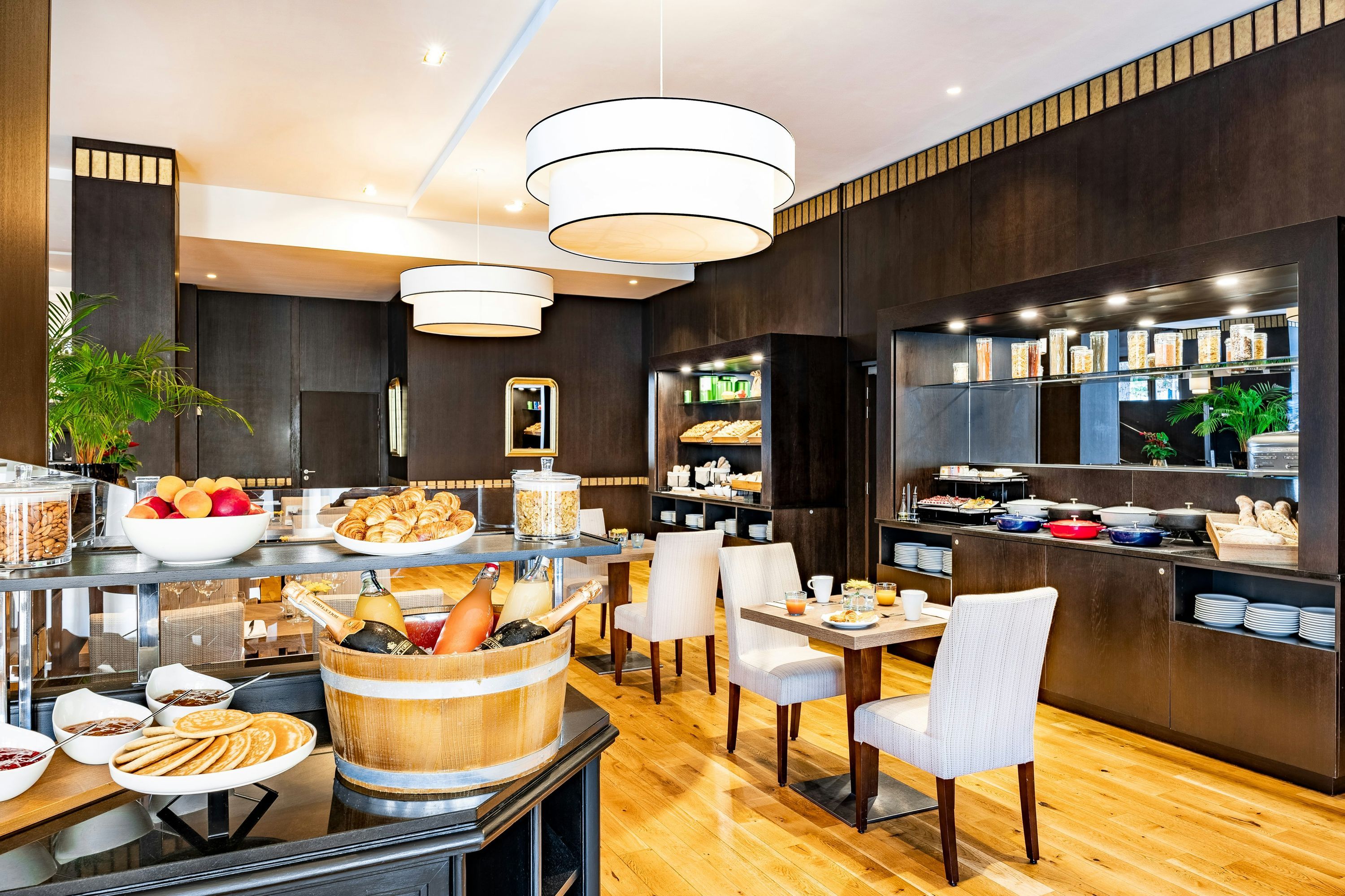 מסעדה תמונה