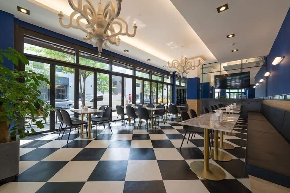 מסעדה תמונה