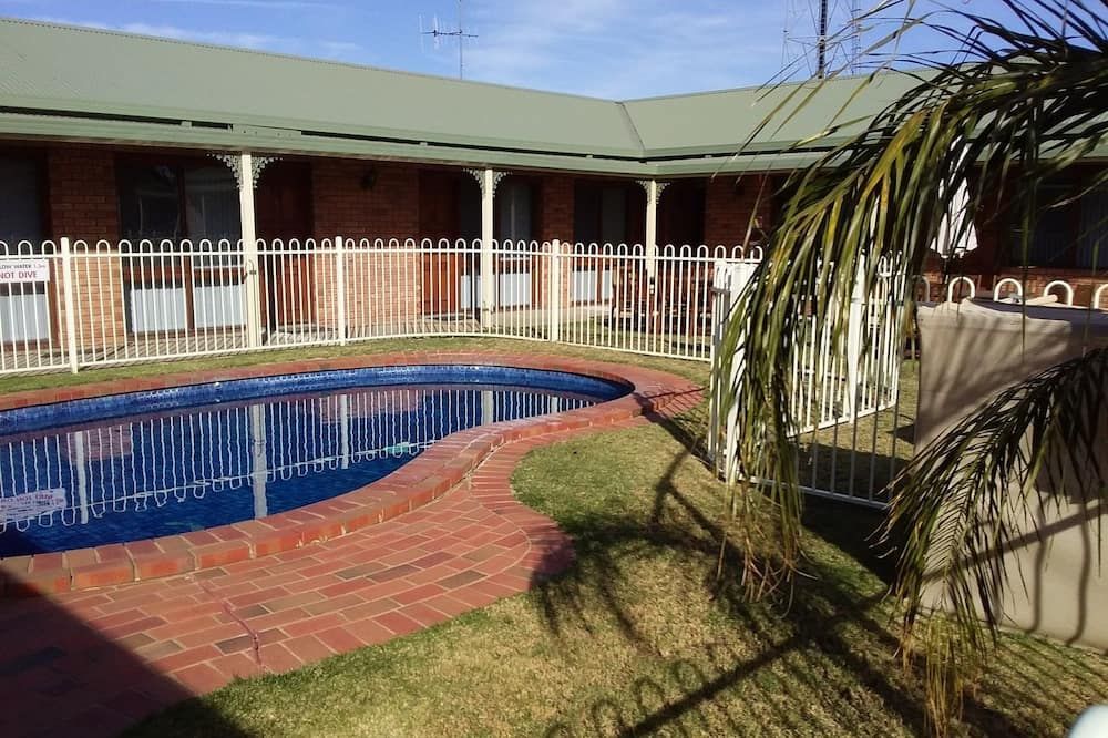 בריכה תמונה