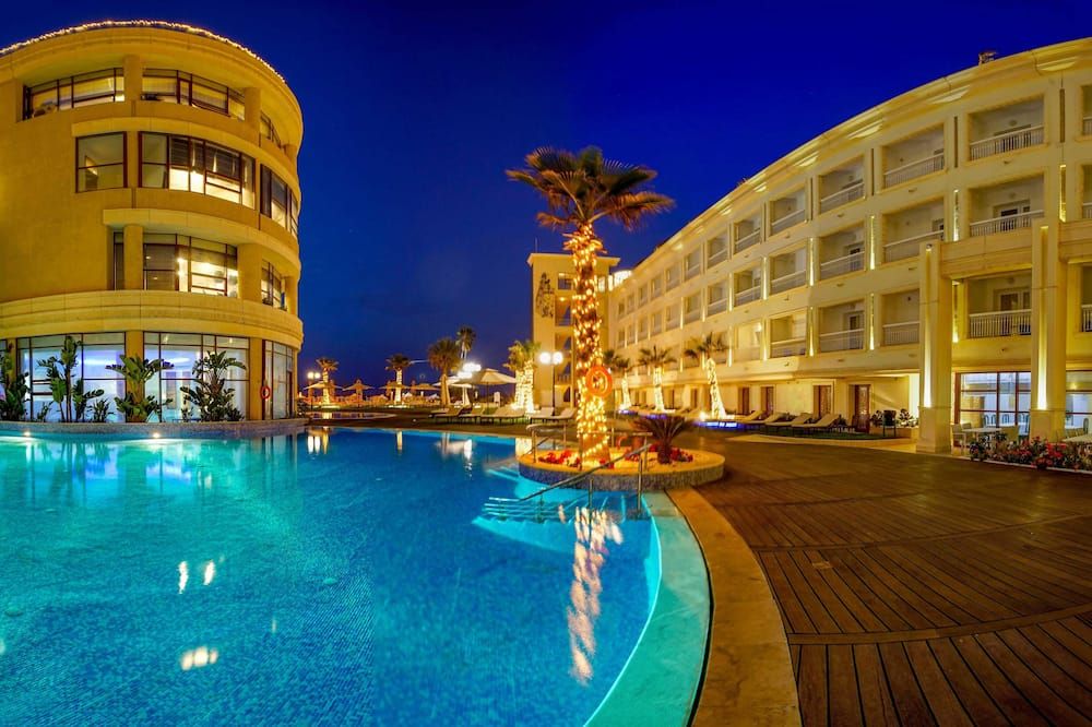 בריכה תמונה