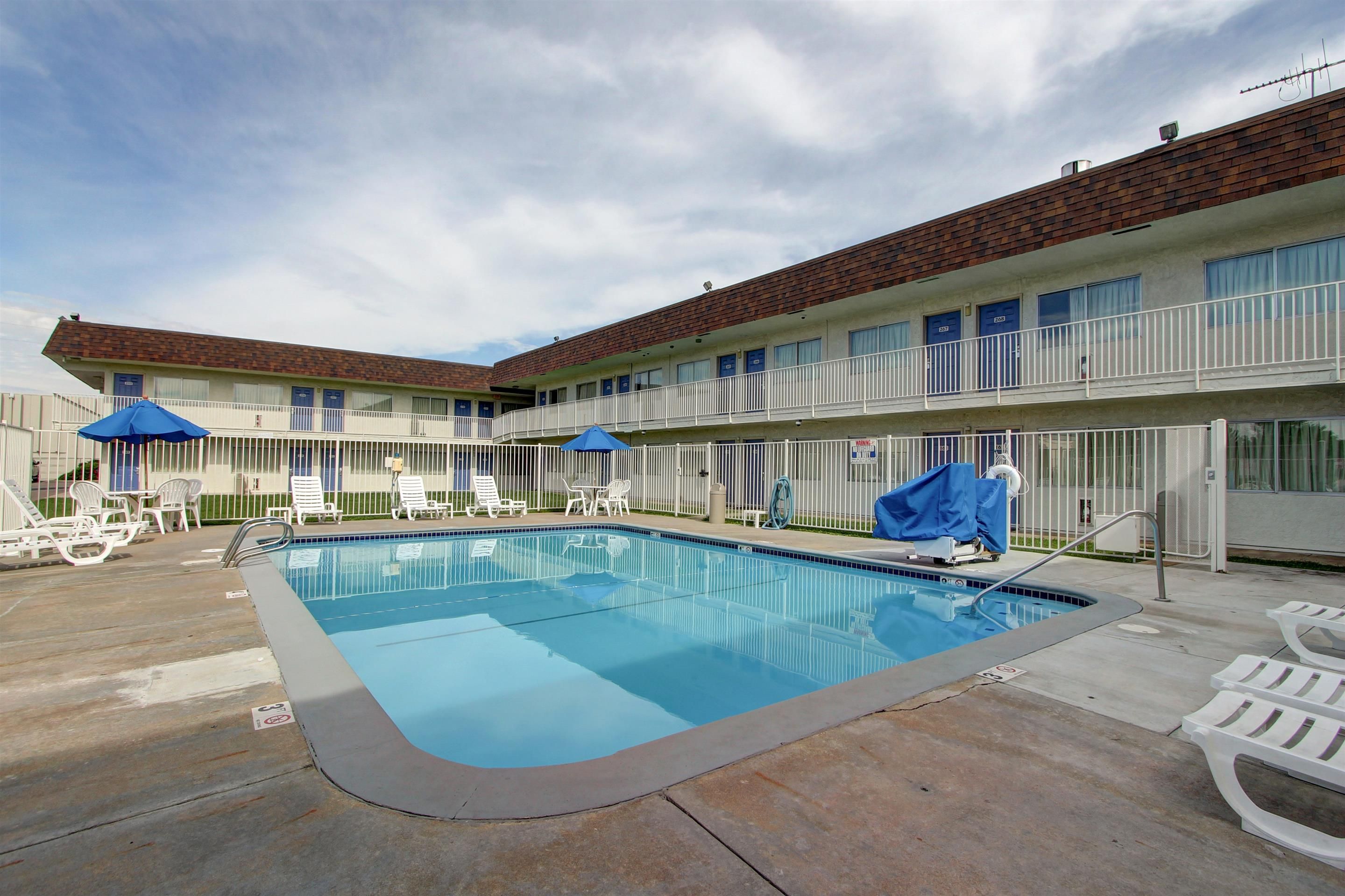 בריכה