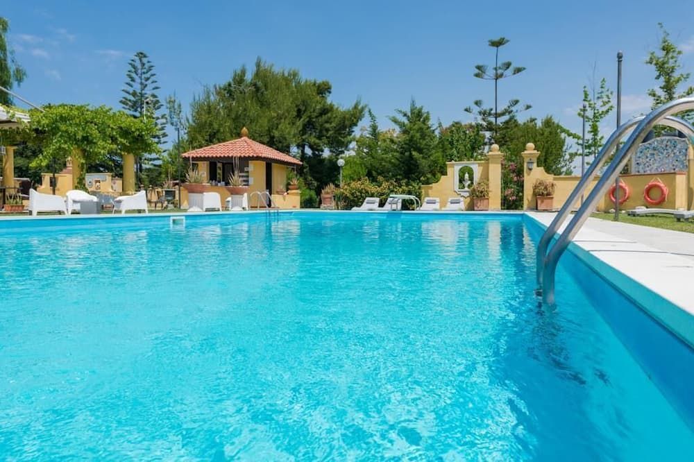 בריכה תמונה