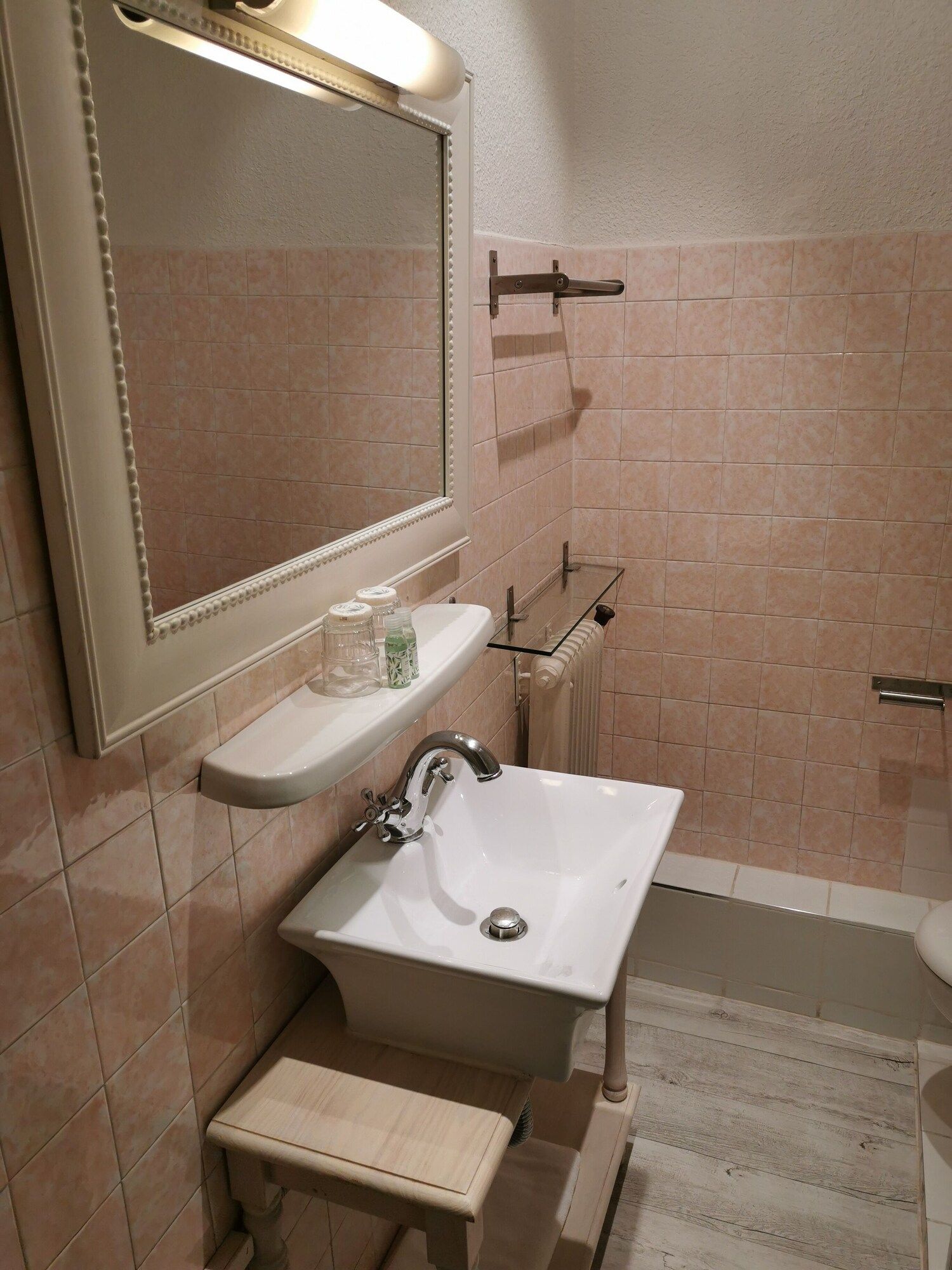 אחר