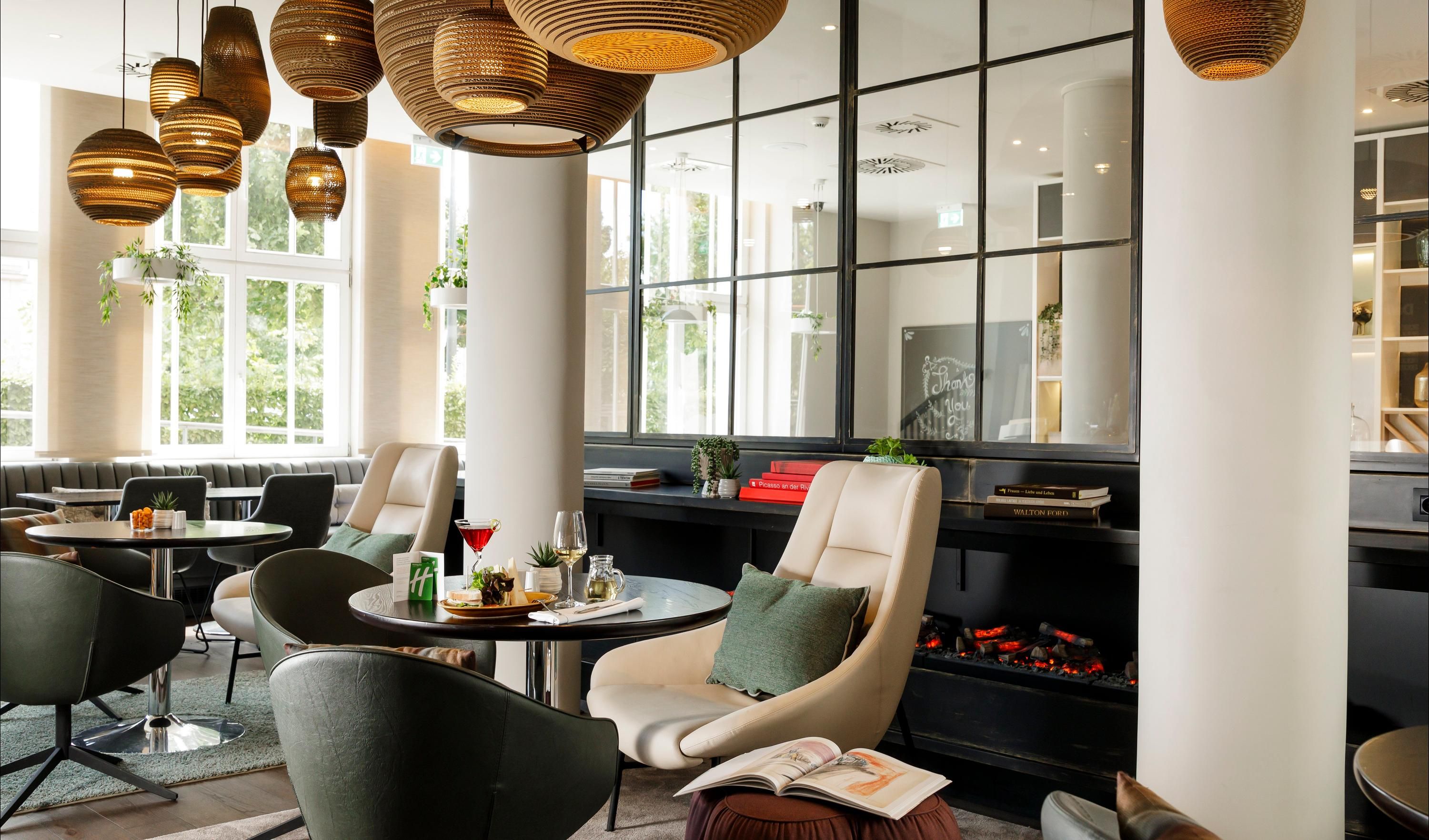 מסעדה תמונה