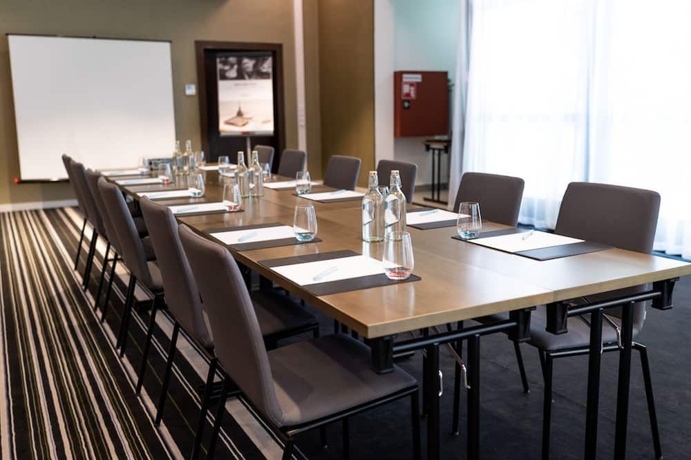 חדר ישיבות