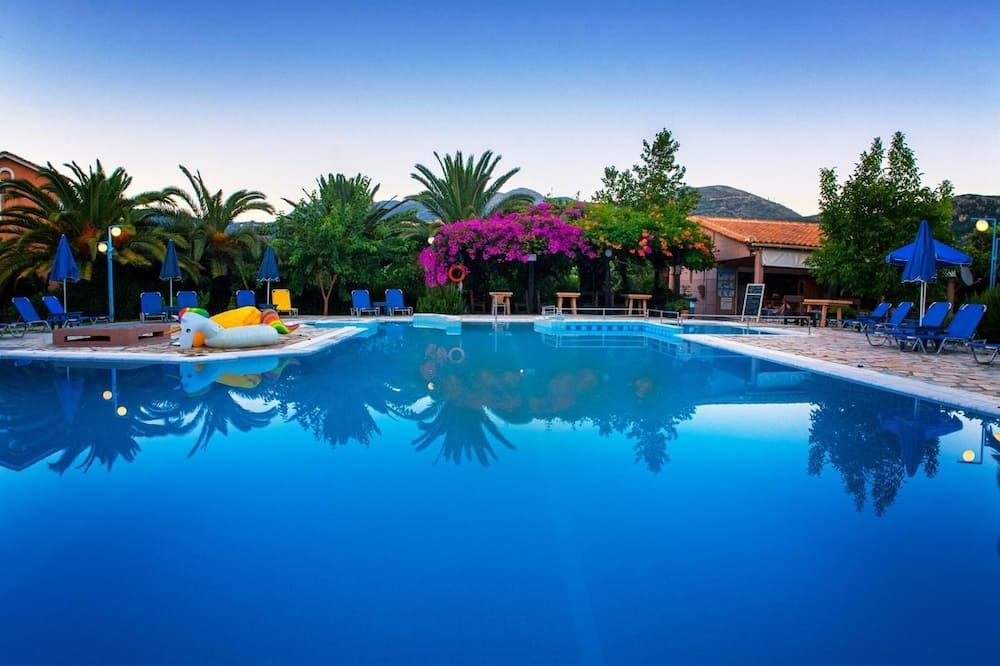 בריכה תמונה