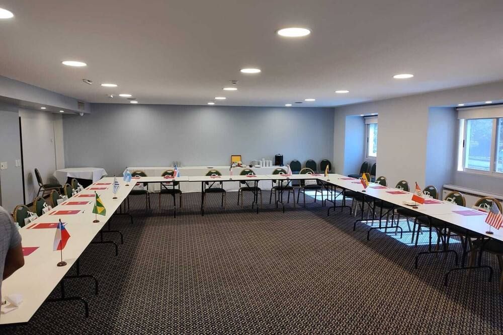 חדר ישיבות