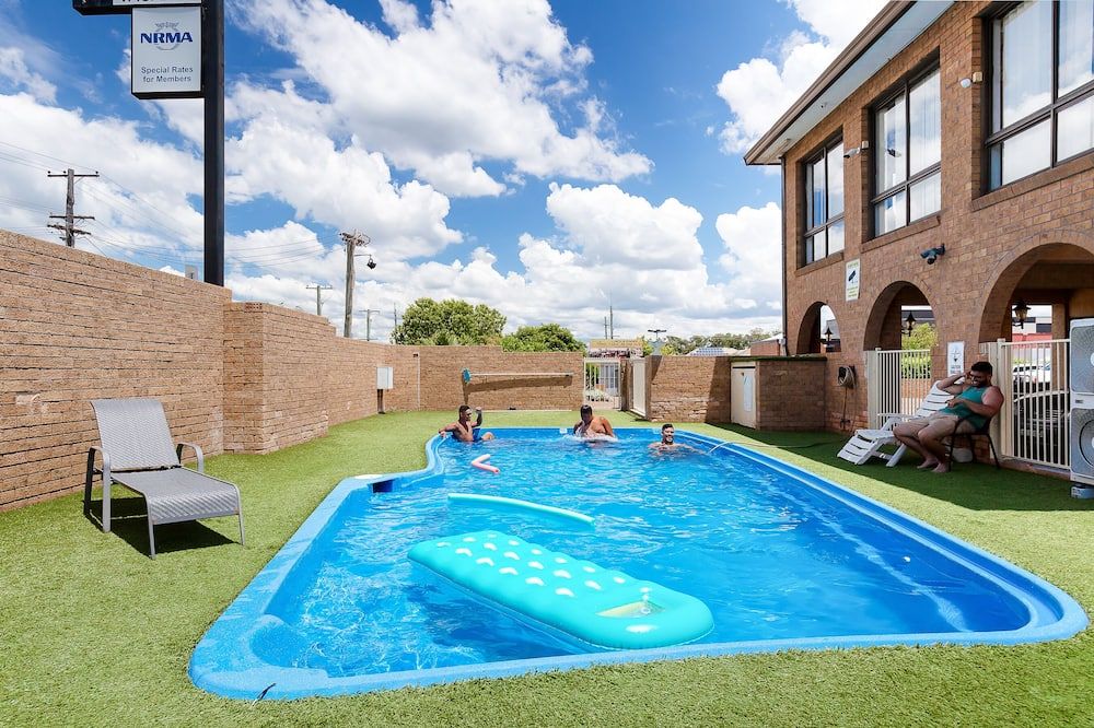 בריכה תמונה