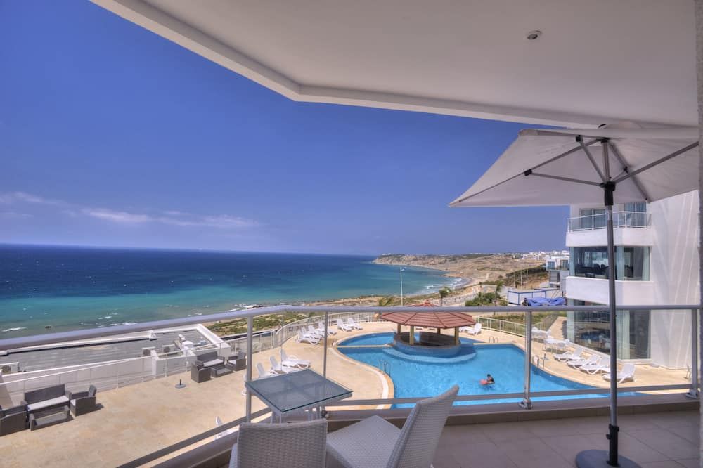 בריכה תמונה