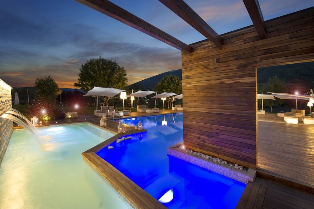 בריכה תמונה