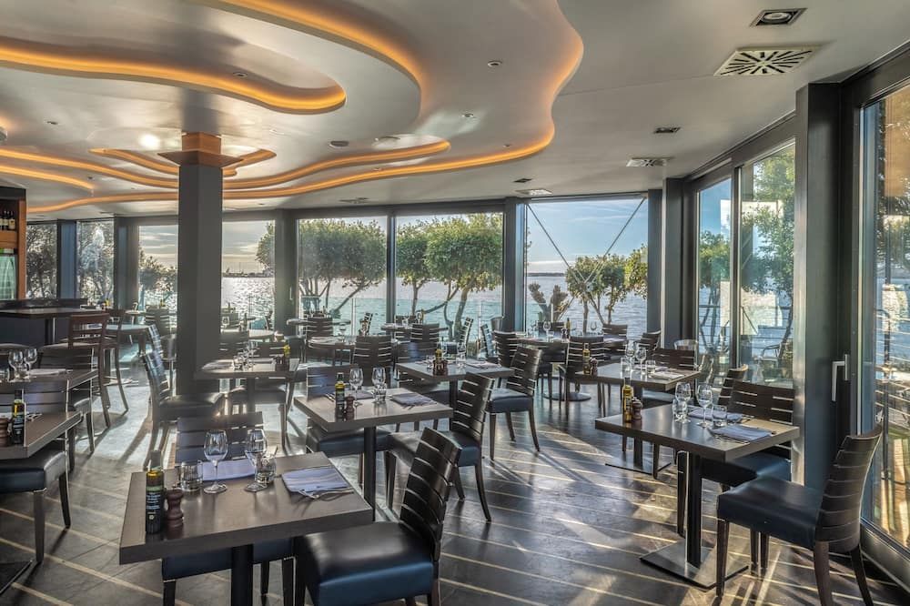 מסעדה תמונה