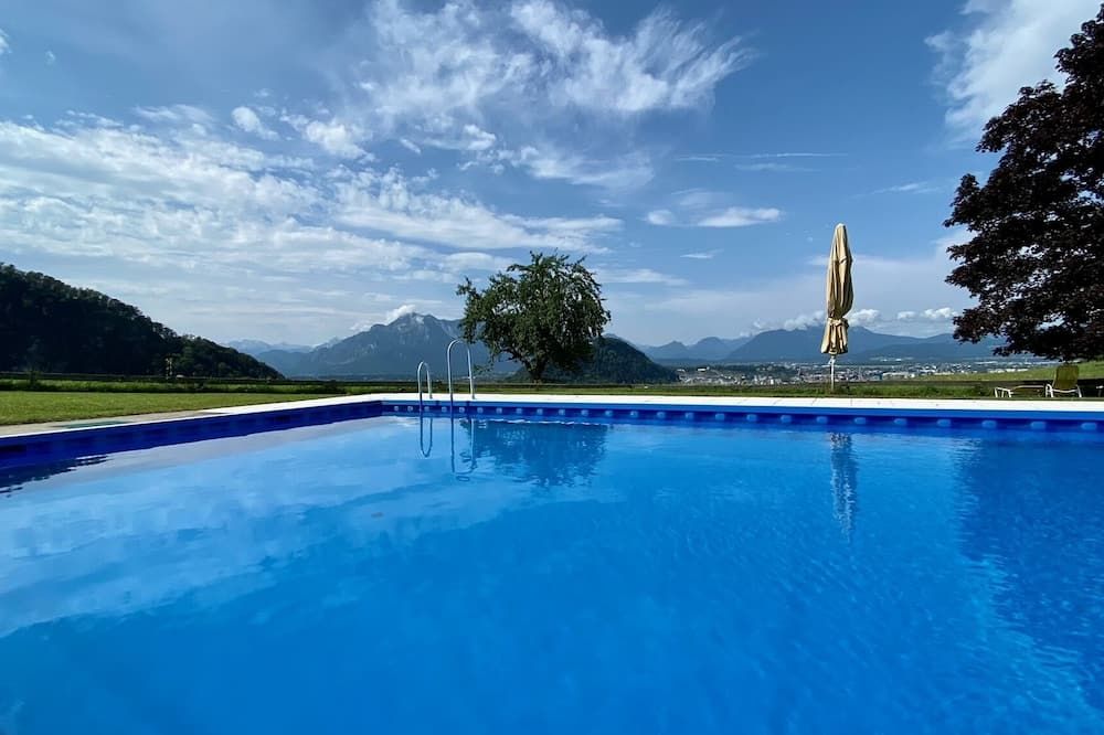 בריכה תמונה