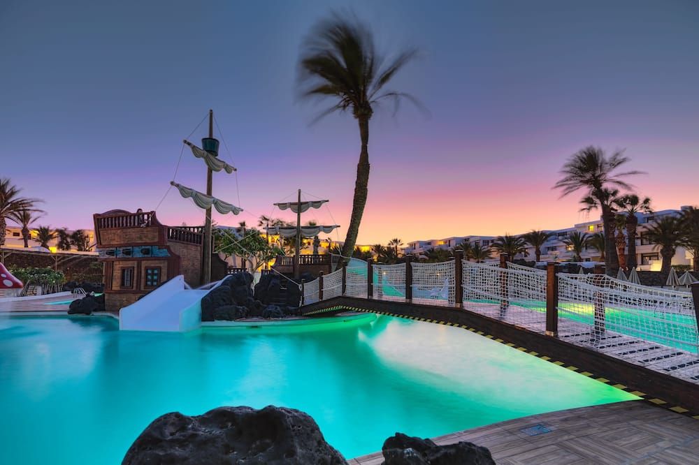 בריכה תמונה