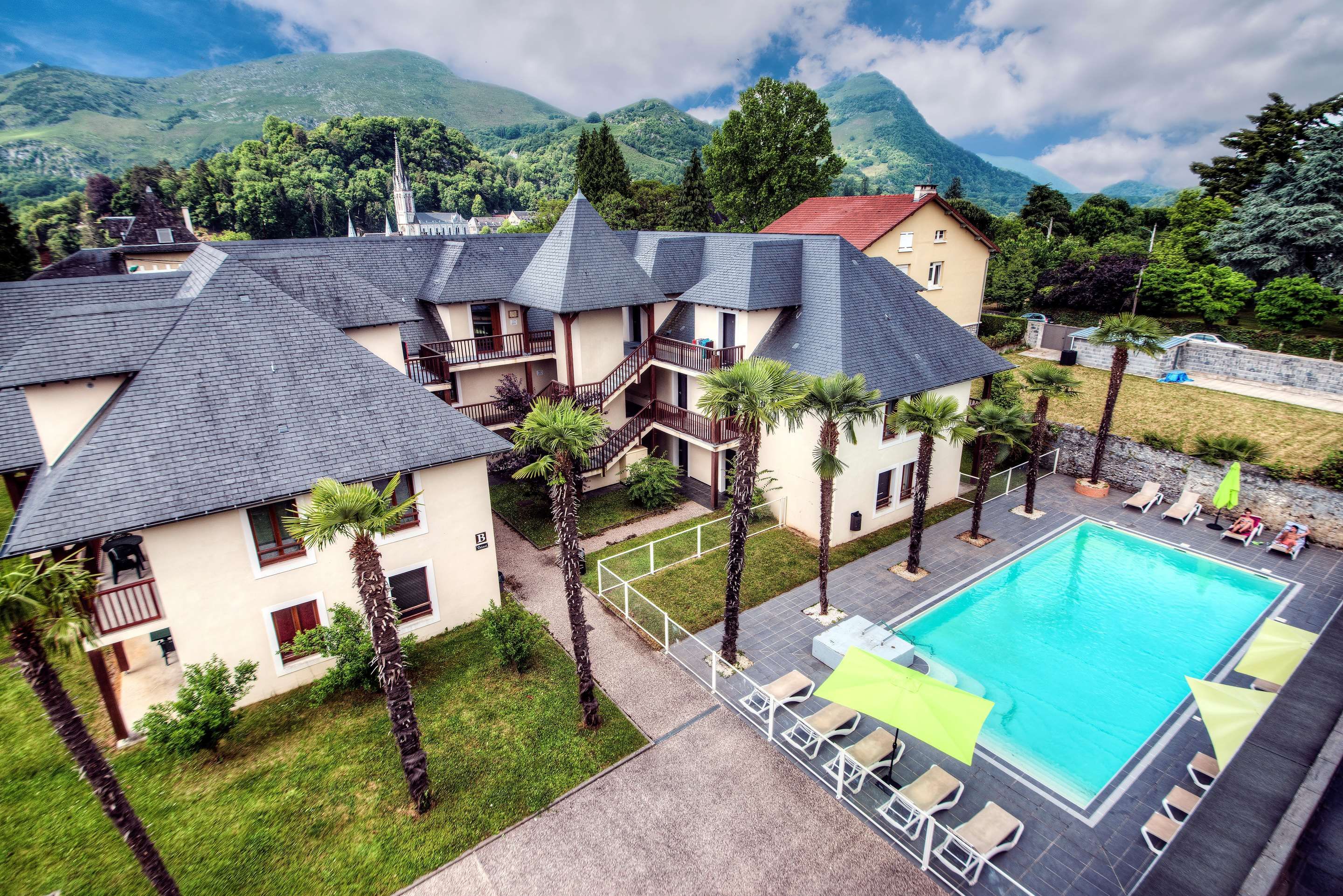 בריכה תמונה