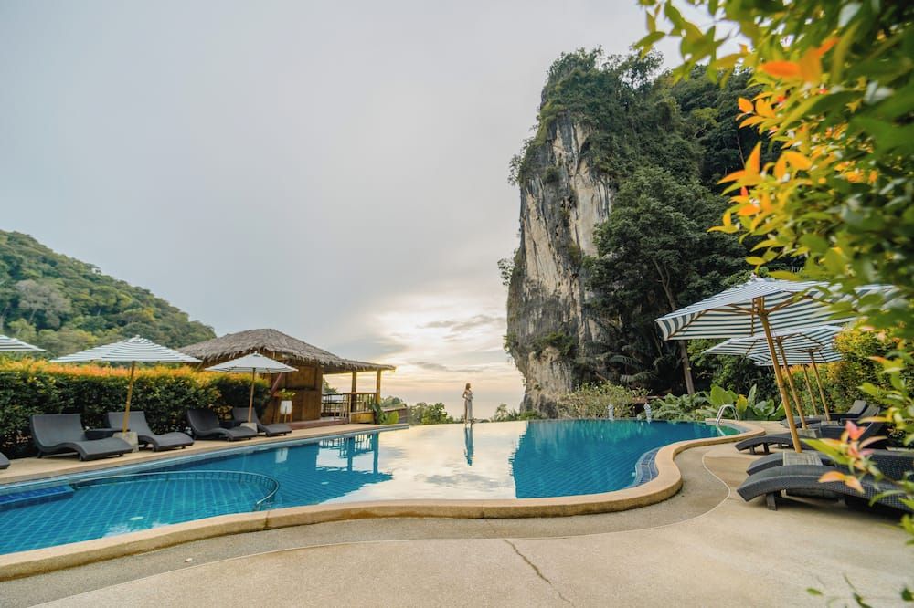 בריכה תמונה