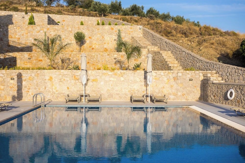 בריכה תמונה