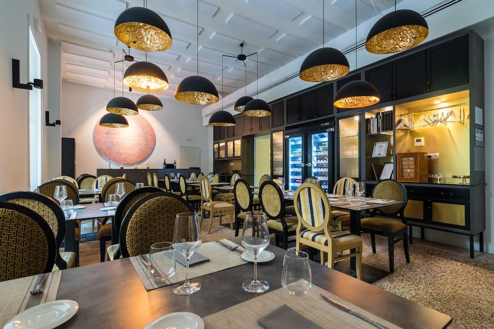 מסעדה תמונה