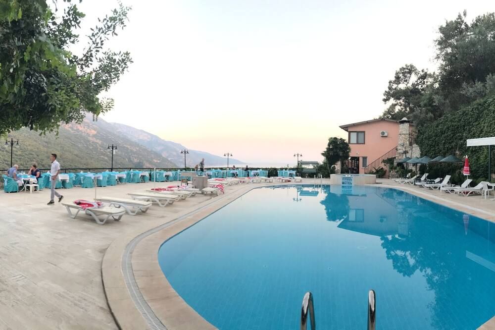 בריכה תמונה