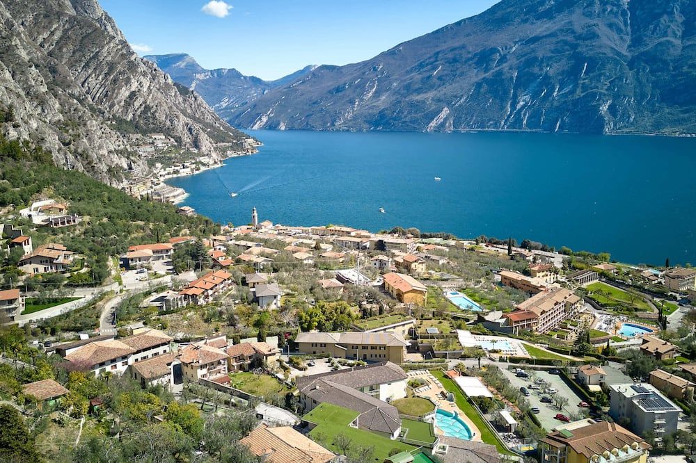 בריכה תמונה