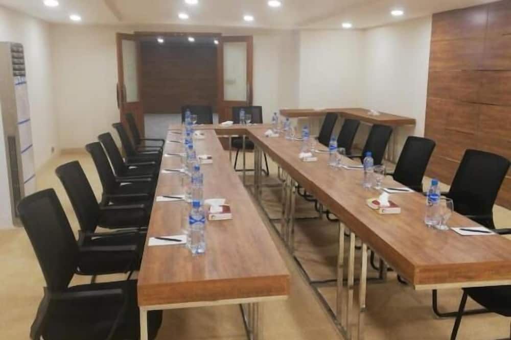 חדר ישיבות
