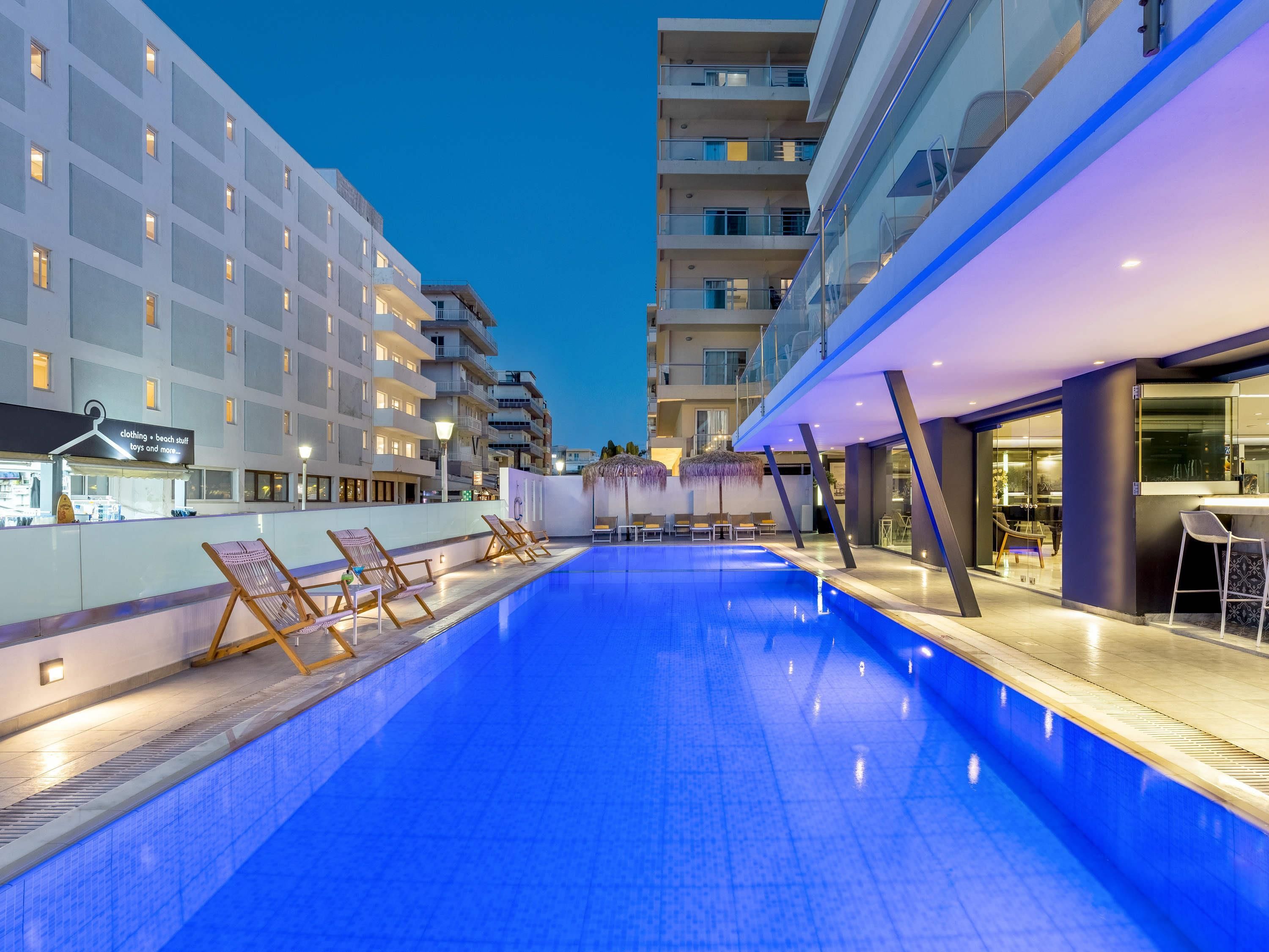 בריכה תמונה