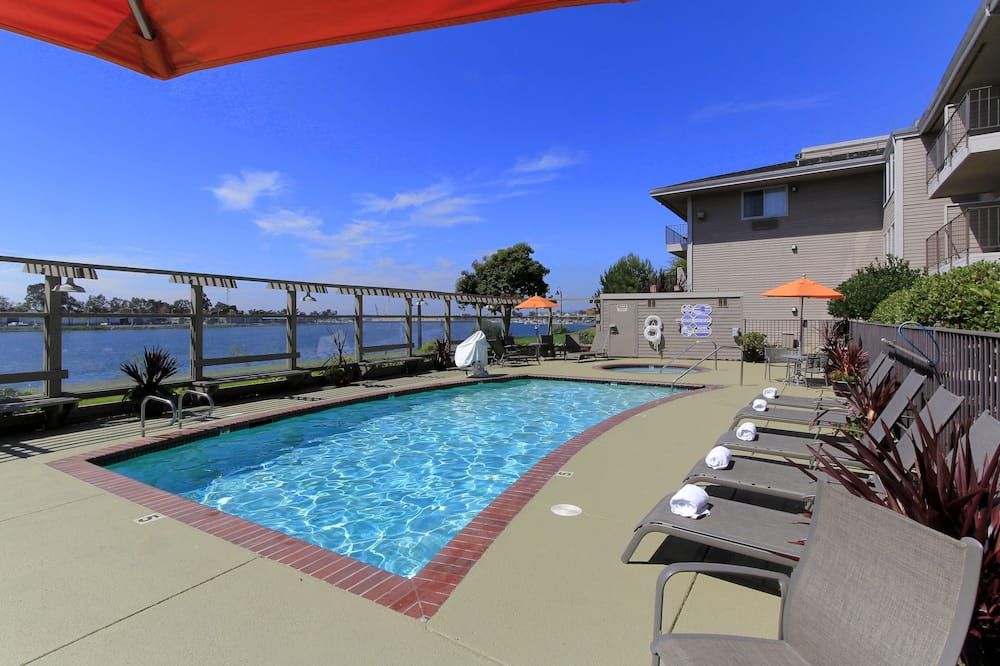 בריכה תמונה