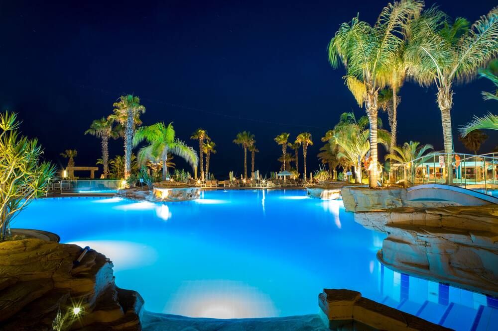 בריכה תמונה