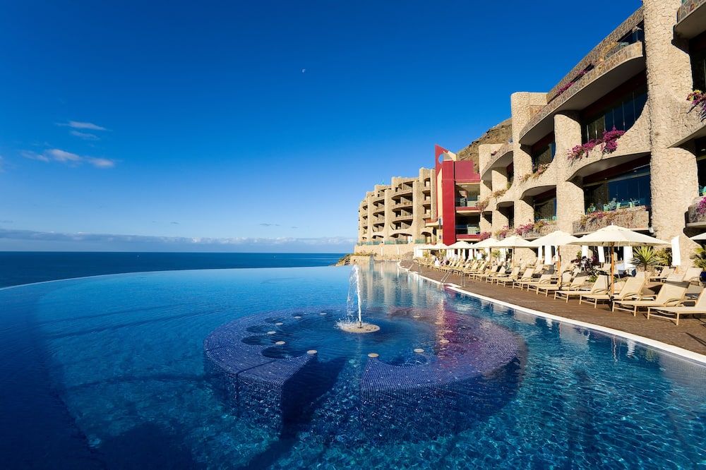 בריכה תמונה