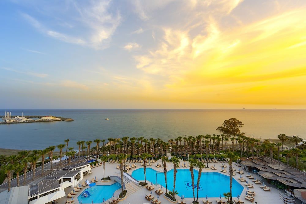 בריכה תמונה