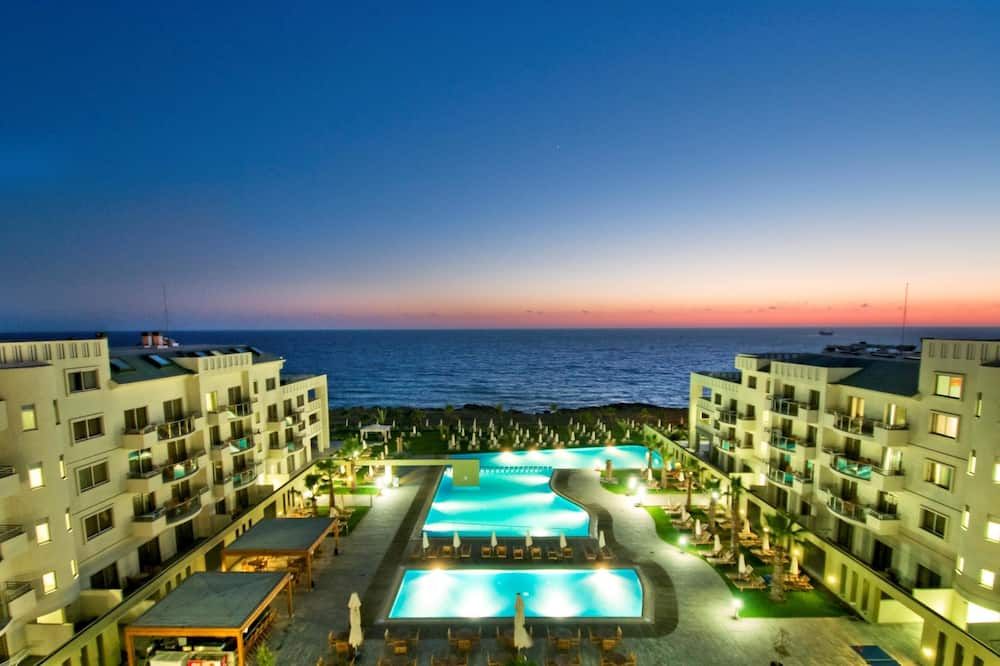 בריכה תמונה