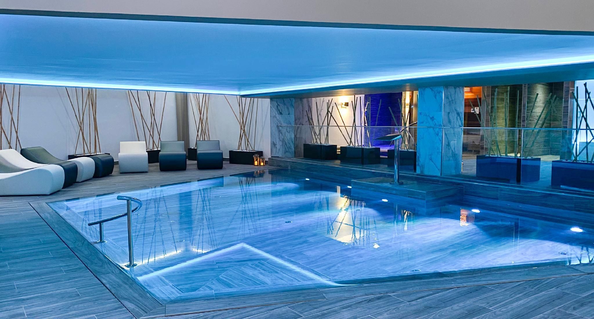 בריכה תמונה