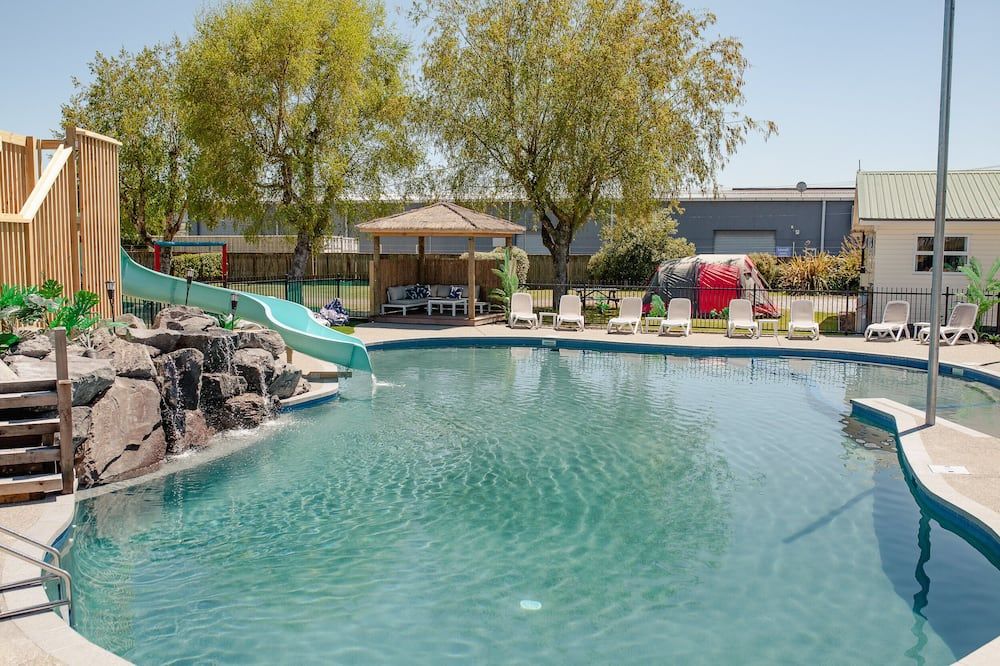 בריכה תמונה