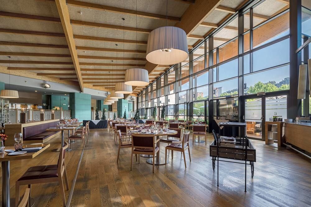 מסעדה תמונה