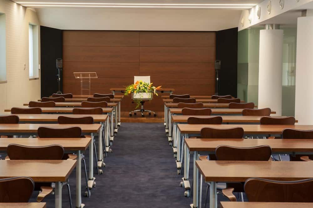 חדר ישיבות