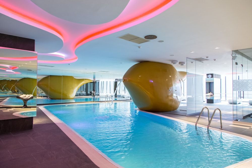 בריכה תמונה