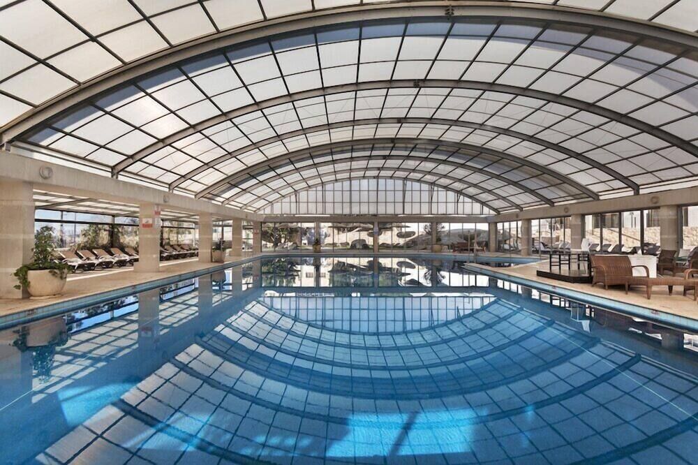 בריכה תמונה