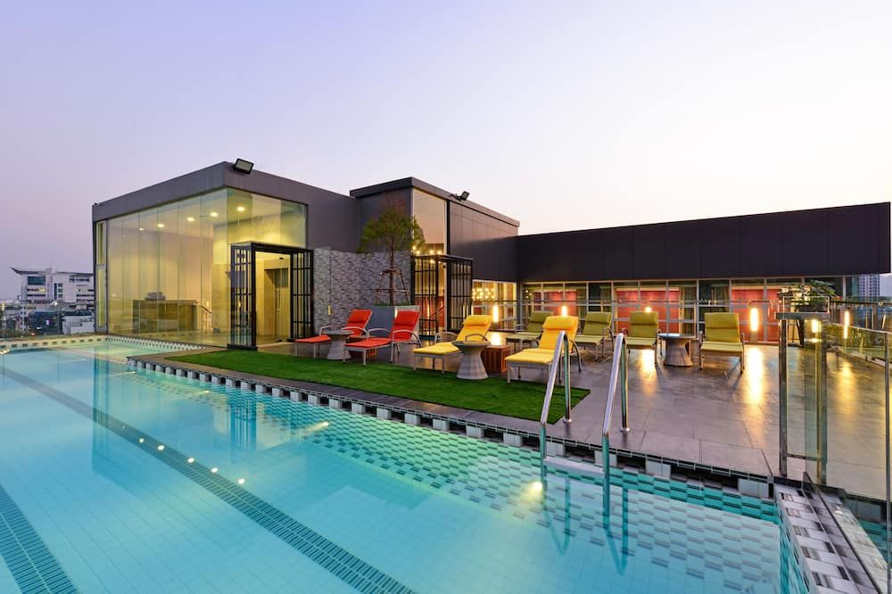 בריכה תמונה